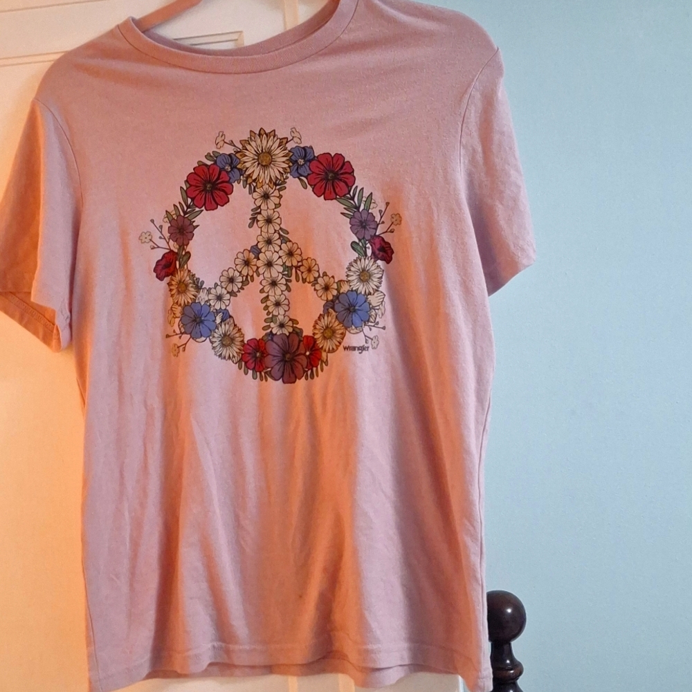 Wrangler floral peace sign on a dusty pink tee